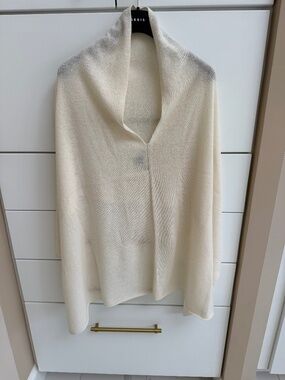 Cashmere shawl by Claudia Nichols